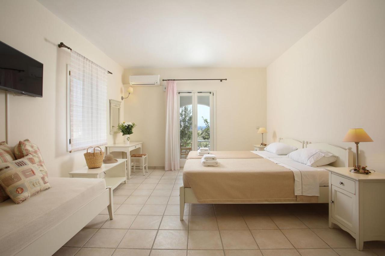 Aeolos Hotel Koufonisia Bagian luar foto