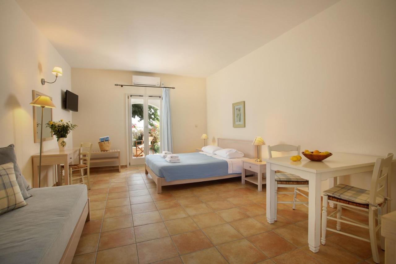 Aeolos Hotel Koufonisia Bagian luar foto
